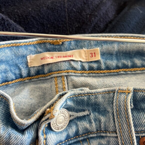 Levi's Wedgie Straight Ankle Jeans - Size 31 Mid Wash - Picture 3 of 5